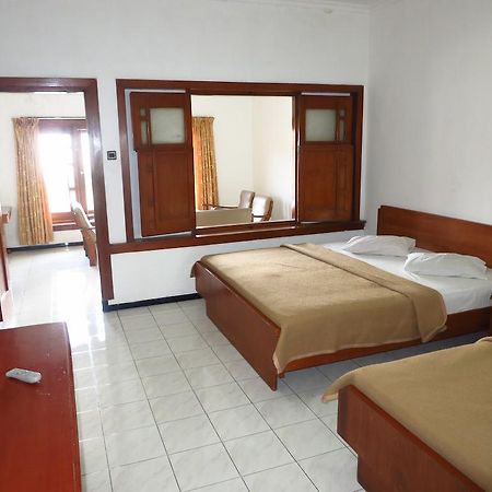 Hotel Selecta Бату Екстериор снимка