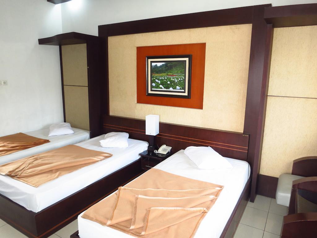 Hotel Selecta Бату Стая снимка
