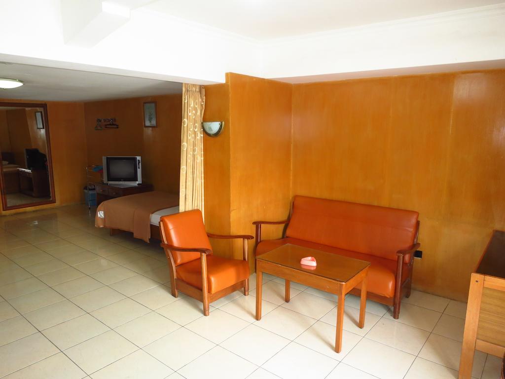 Hotel Selecta Бату Стая снимка