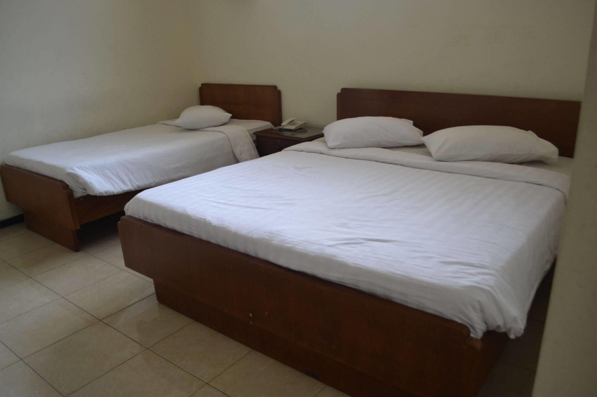 Hotel Selecta Бату Екстериор снимка