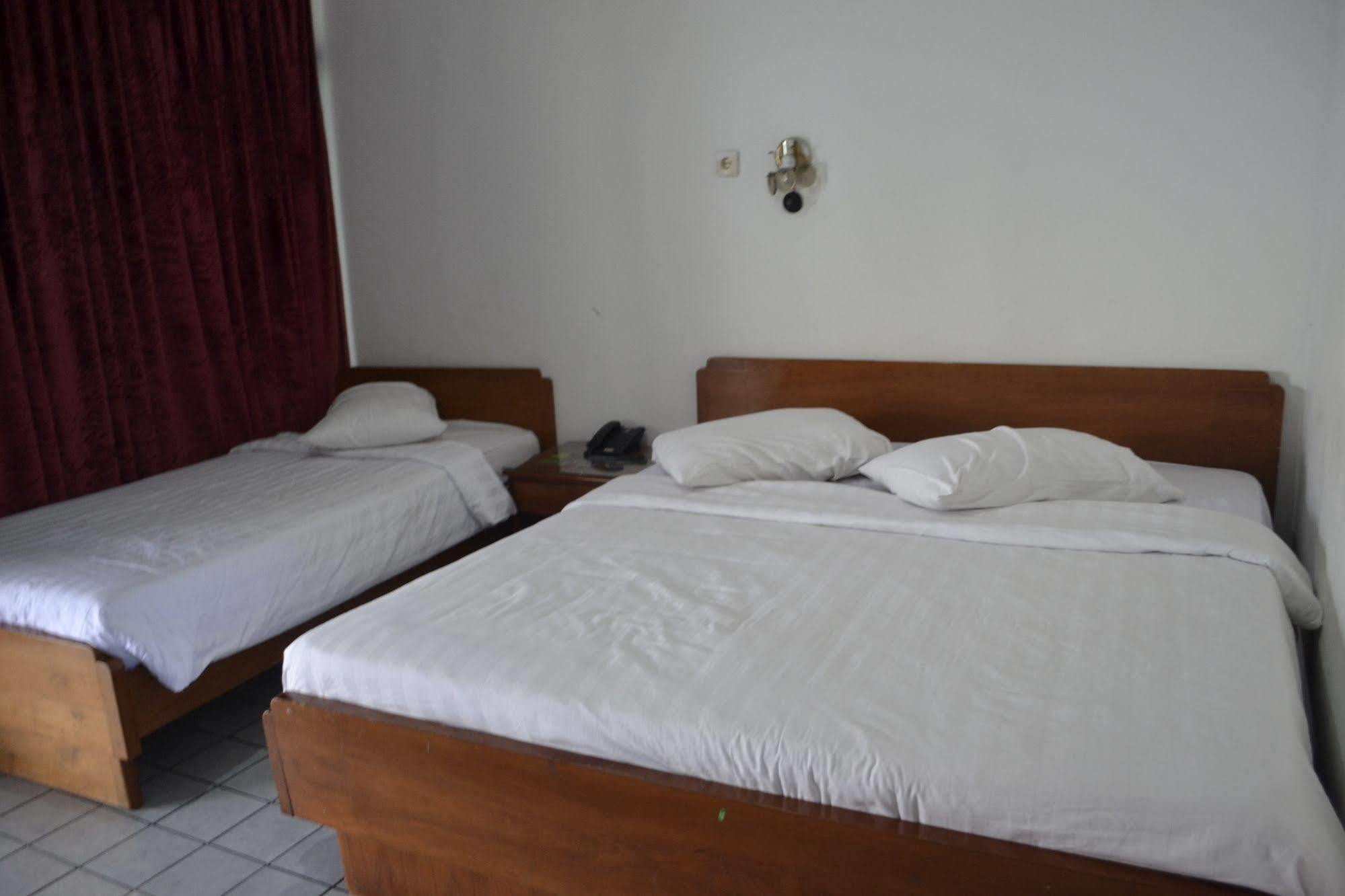Hotel Selecta Бату Екстериор снимка