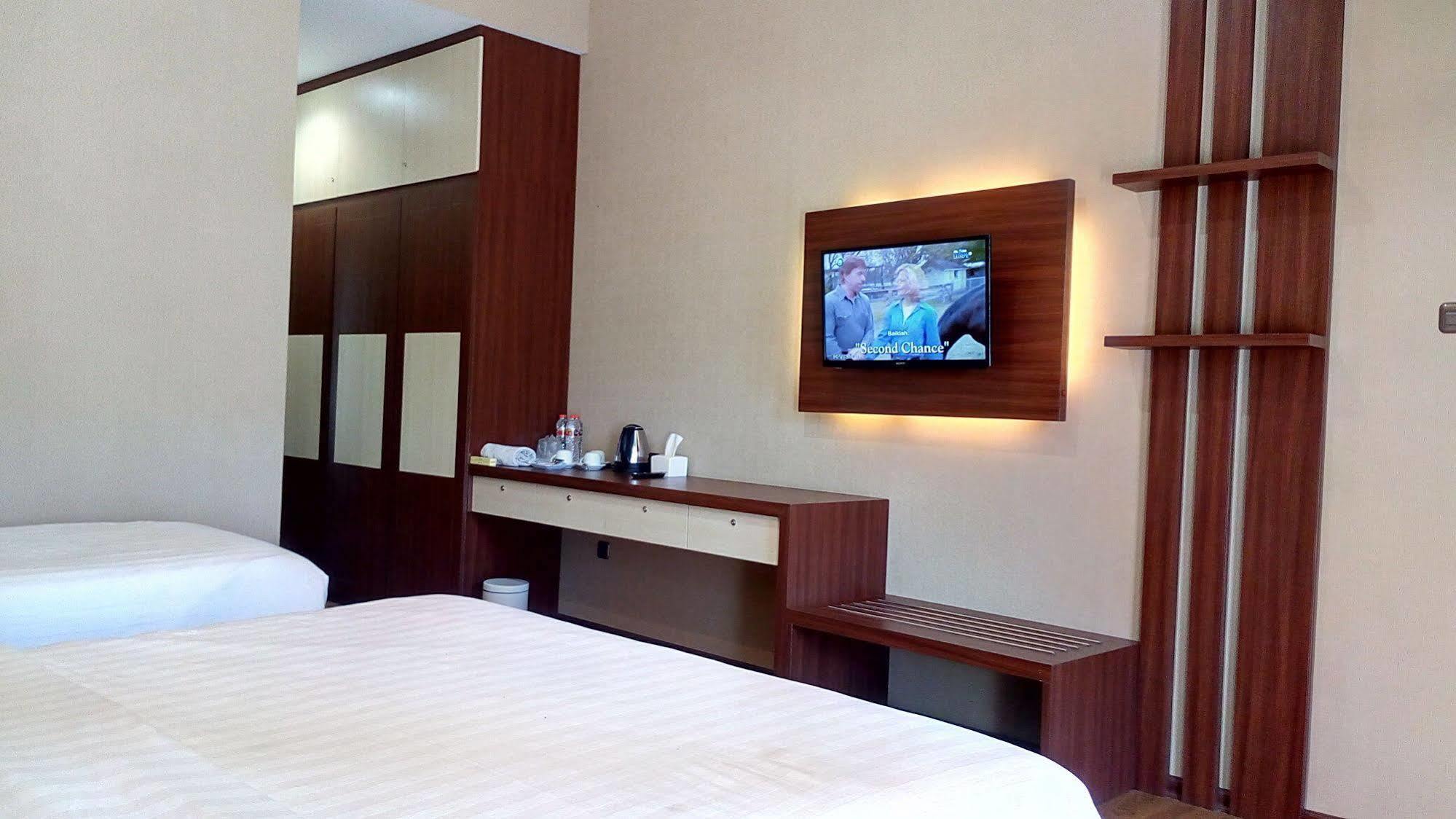 Hotel Selecta Бату Екстериор снимка