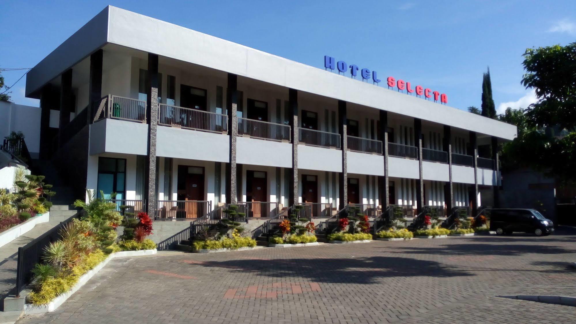 Hotel Selecta Бату Екстериор снимка
